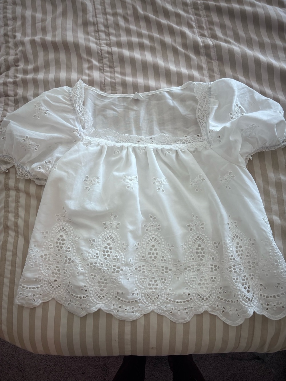 H&M White Eyelet Lace Square Neck Puff Sleeve Top